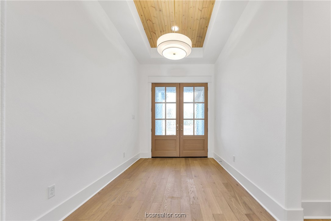 7044 Skipping Rock Path Bryan, TX 77808 - Photo 3 of 30 Photos depict previous Scarlett home. Selections and finishes may vary; please contact an RNL sales team for the latest information on this home.