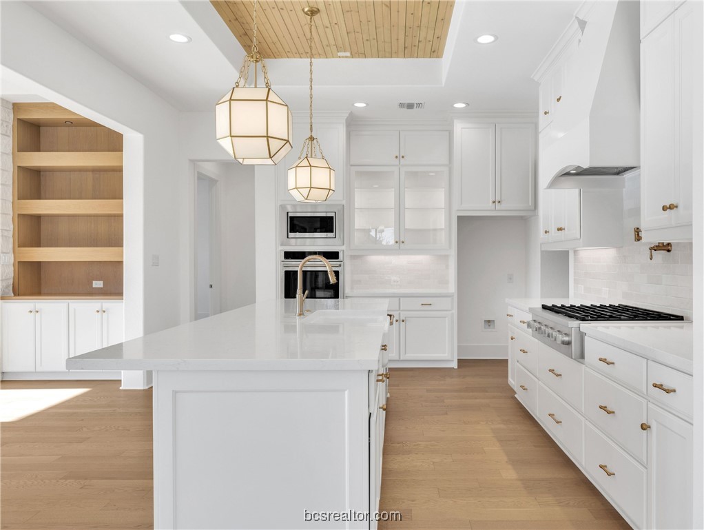 7044 Skipping Rock Path Bryan, TX 77808 - Photo 10 of 30 Photos depict previous Scarlett home. Selections and finishes may vary; please contact an RNL sales team for the latest information on this home.