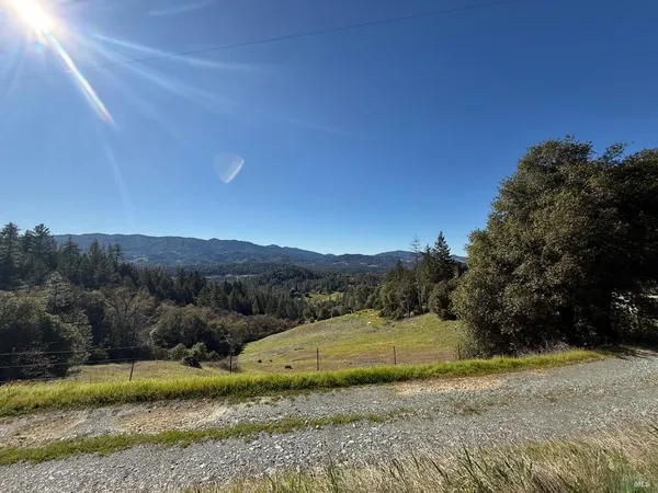 $349,000 | 46960 Fox Rock Road, Laytonville, CA 95454