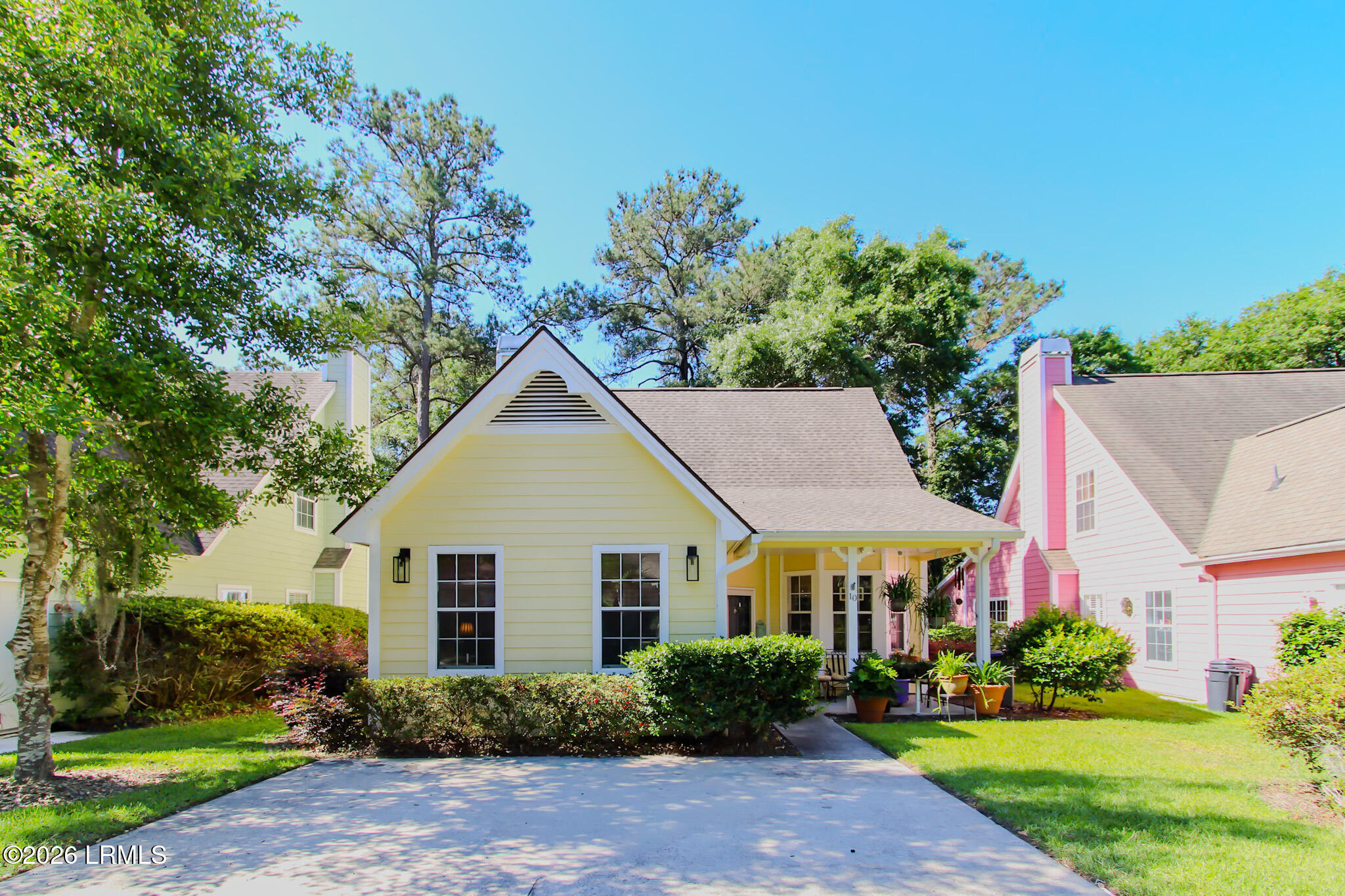 10 Mariners Court Port Royal, SC 29935 - Photo 2 of 32 Front