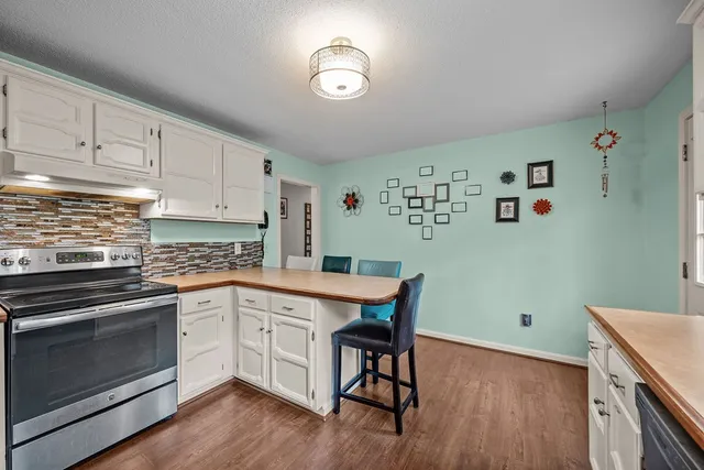 $579,900 | 35 Robin Hollow Lane, Westerly, RI 02891