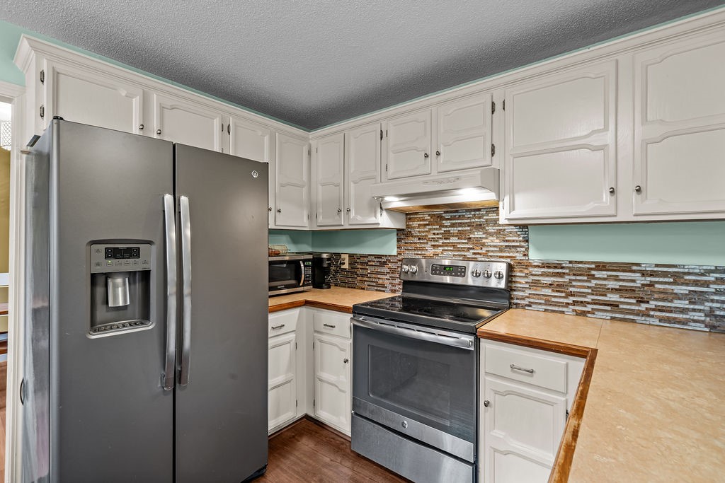 35 Robin Hollow Lane Westerly, RI 02891 - Photo 17 of 31