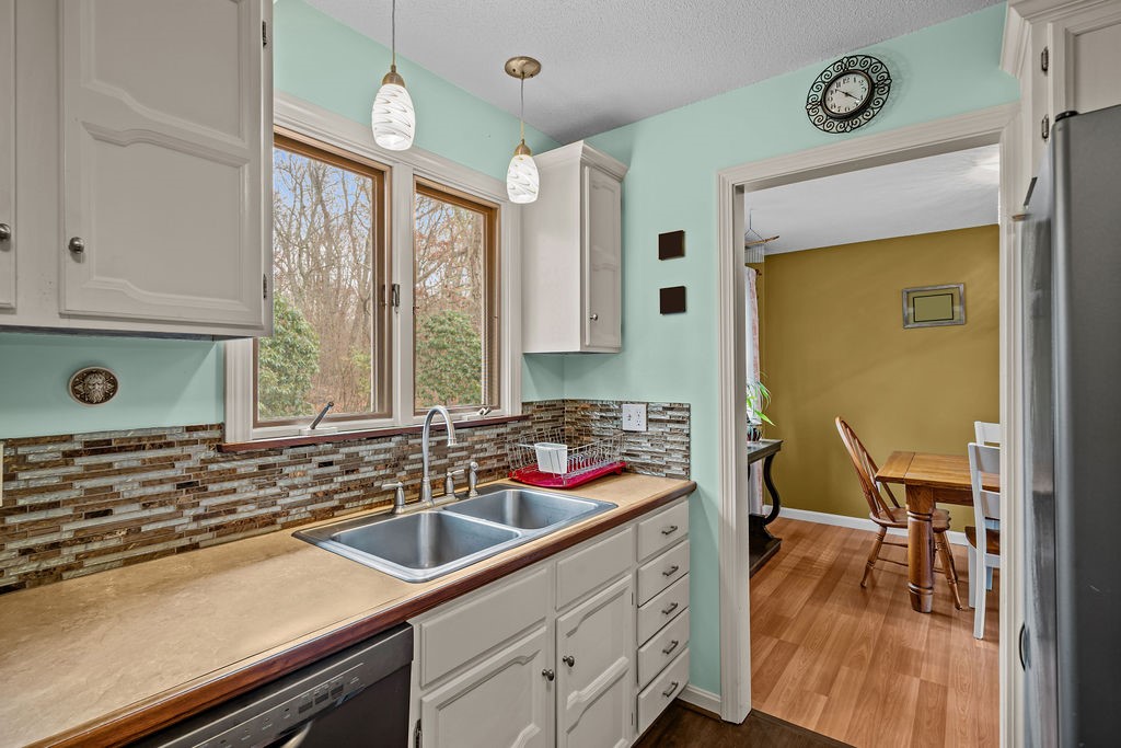 35 Robin Hollow Lane Westerly, RI 02891 - Photo 18 of 31