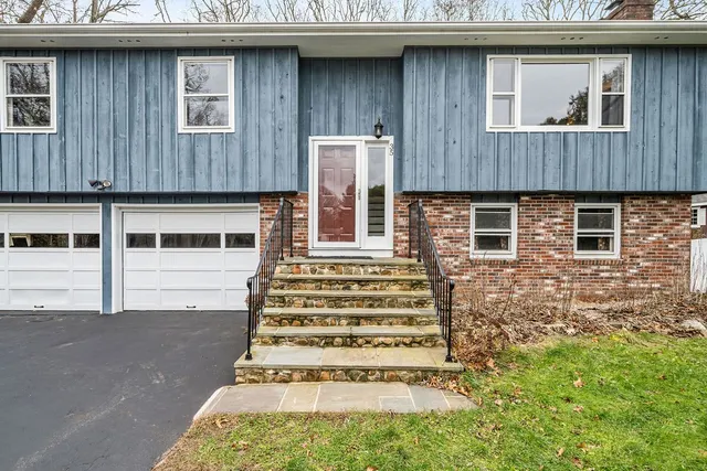 $579,900 | 35 Robin Hollow Lane, Westerly, RI 02891