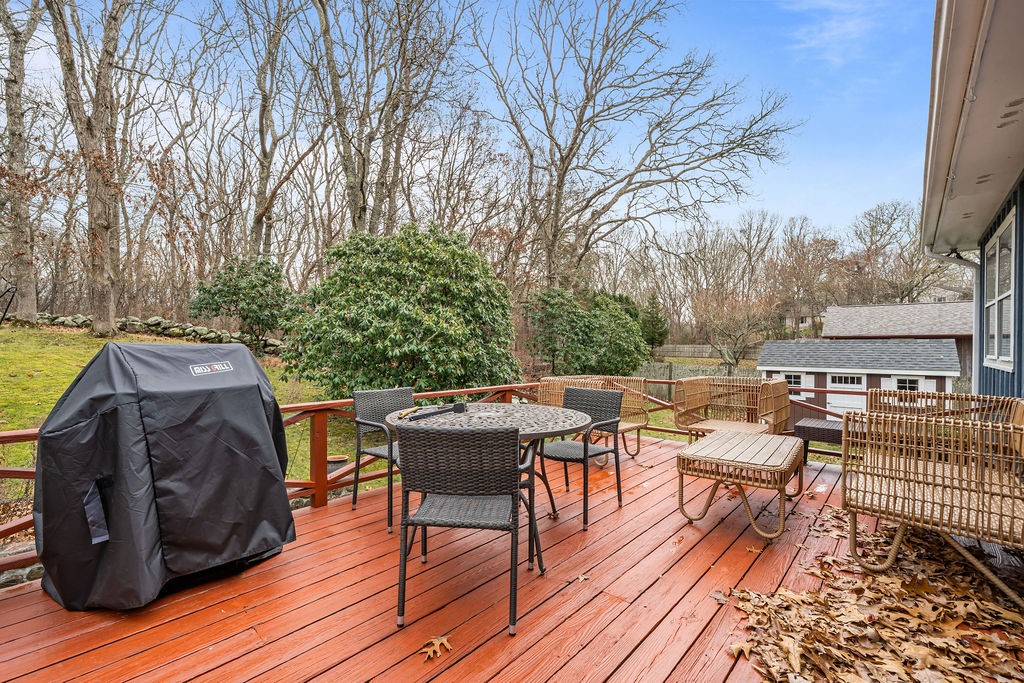 35 Robin Hollow Lane Westerly, RI 02891 - Photo 6 of 31