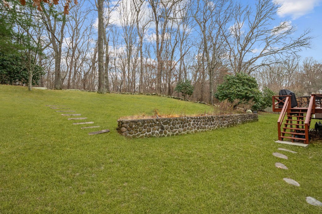 35 Robin Hollow Lane Westerly, RI 02891 - Photo 7 of 31