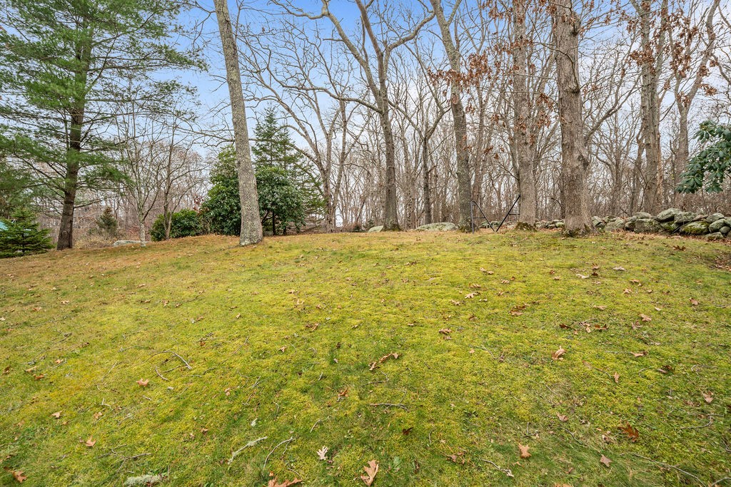 35 Robin Hollow Lane Westerly, RI 02891 - Photo 8 of 31