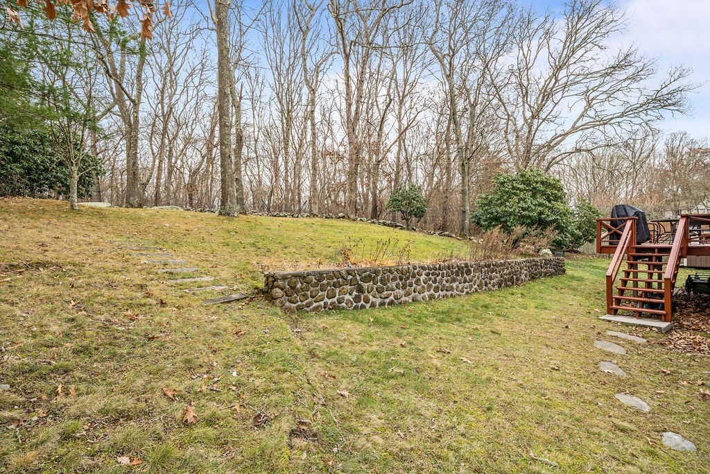 35 Robin Hollow Lane Westerly, RI 02891 - Photo 8 of 31