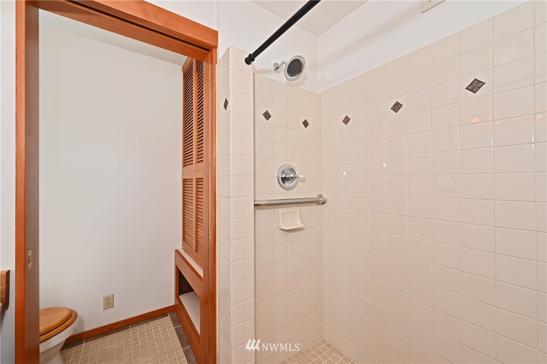23806 23rd Avenue West Bothell, WA 98021 - Photo 17 of 37
