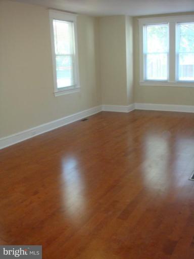 621 Aldershot Road Baltimore, MD 21229 - Photo 5 of 20 Living Room #2