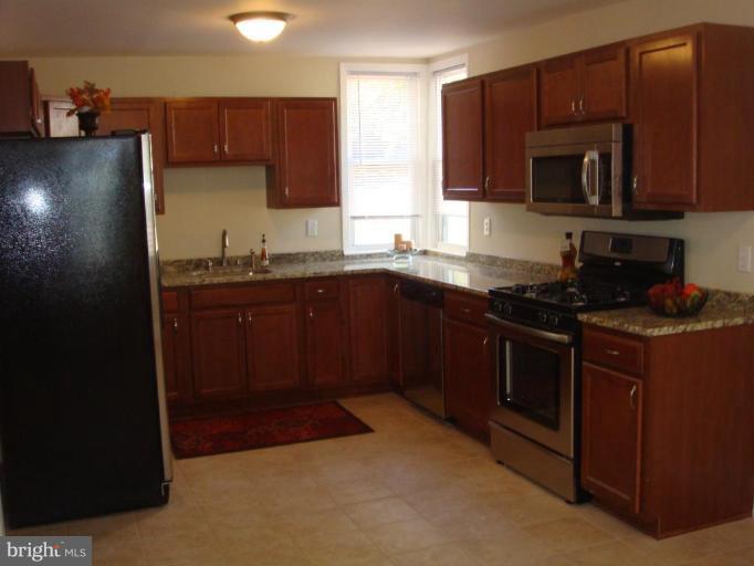 621 Aldershot Road Baltimore, MD 21229 - Photo 9 of 20 Kitchen