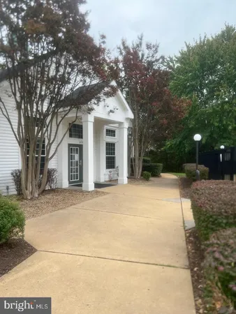 $2,950 | 14263 Legend Glen Court, Gainesville, VA 20155