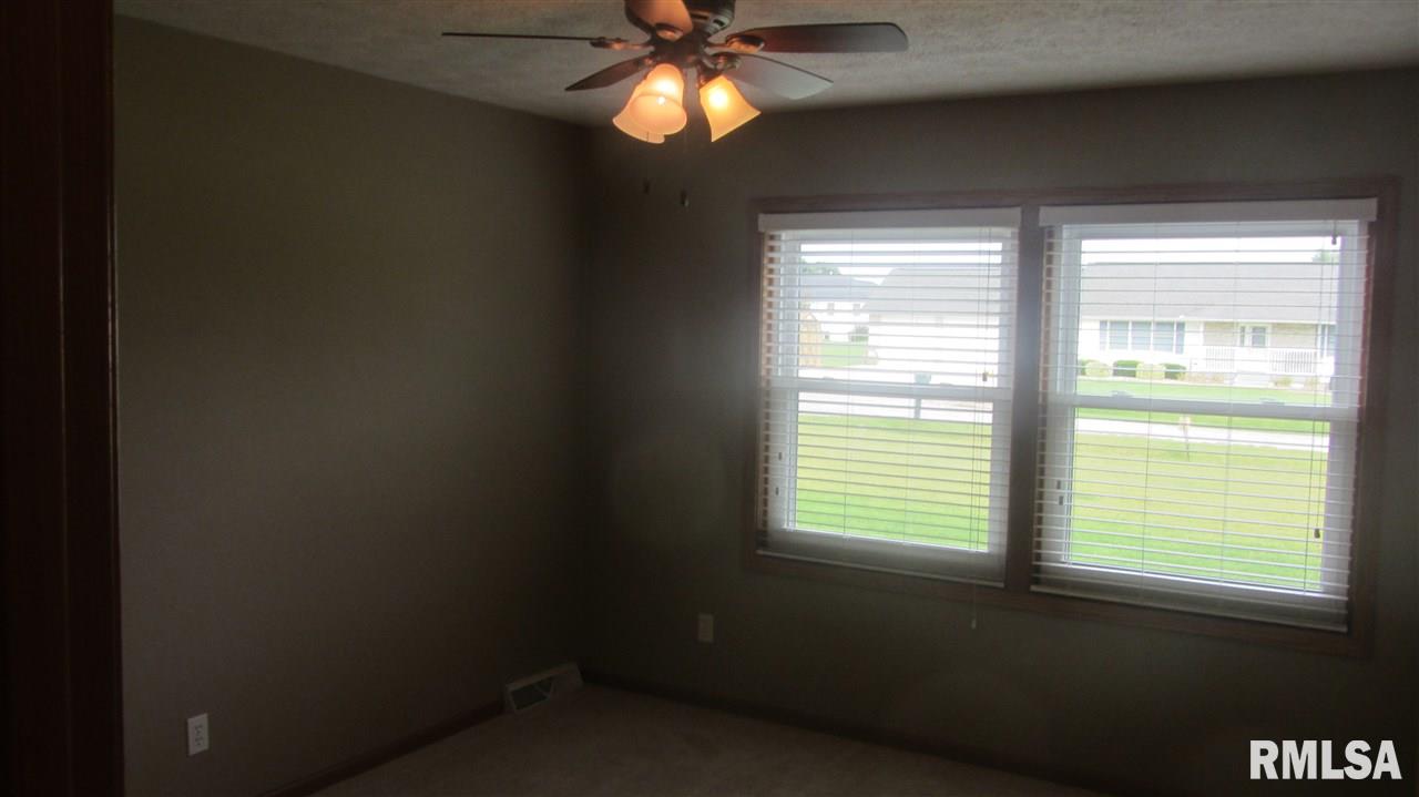 8629 99th Avenue West Taylor Ridge, IL 61284 - Photo 12 of 21 Gallery Image 12