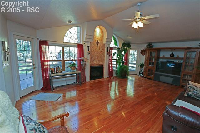 12080 Windmill Road Colorado Springs, CO 80908 - Photo 8 of 36