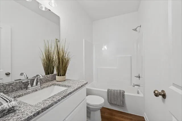 $399,900 | 11492 37th Avenue Southeast, Becker, MN 55308