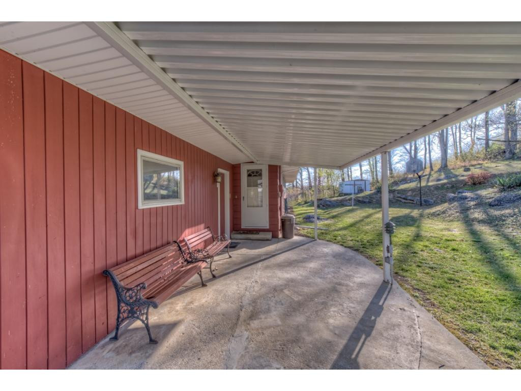 411 Meadow View Road Bristol, TN 37620 - Photo 4 of 24 Photo 4