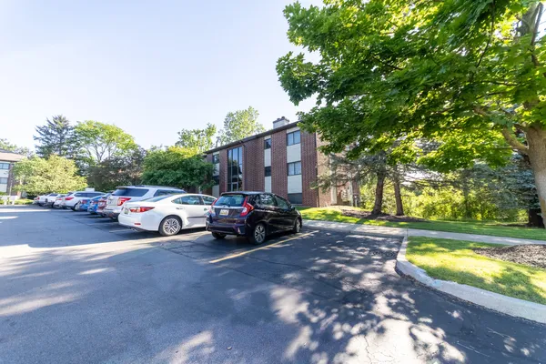$143,000 | 3392 Devonwood Hills Northeast, Unit A, Grand Rapids, MI 49525