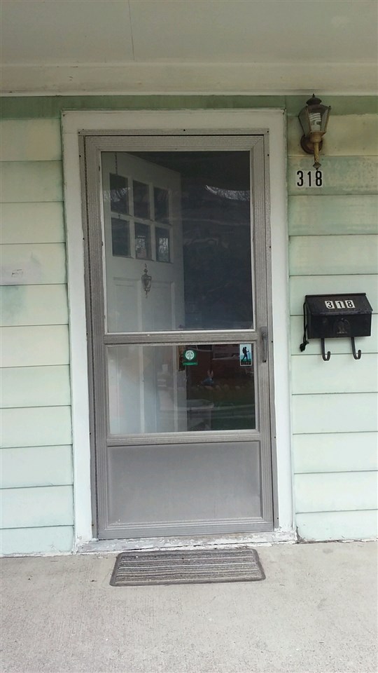 318 North Alice Avenue Rochester, MI 48307 - Photo 3 of 23 1813777-2.JPG