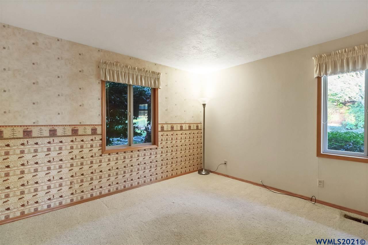 1210 North Oak Grove Road Salem, OR 97304 - Photo 30 of 42 Gallery Image 30