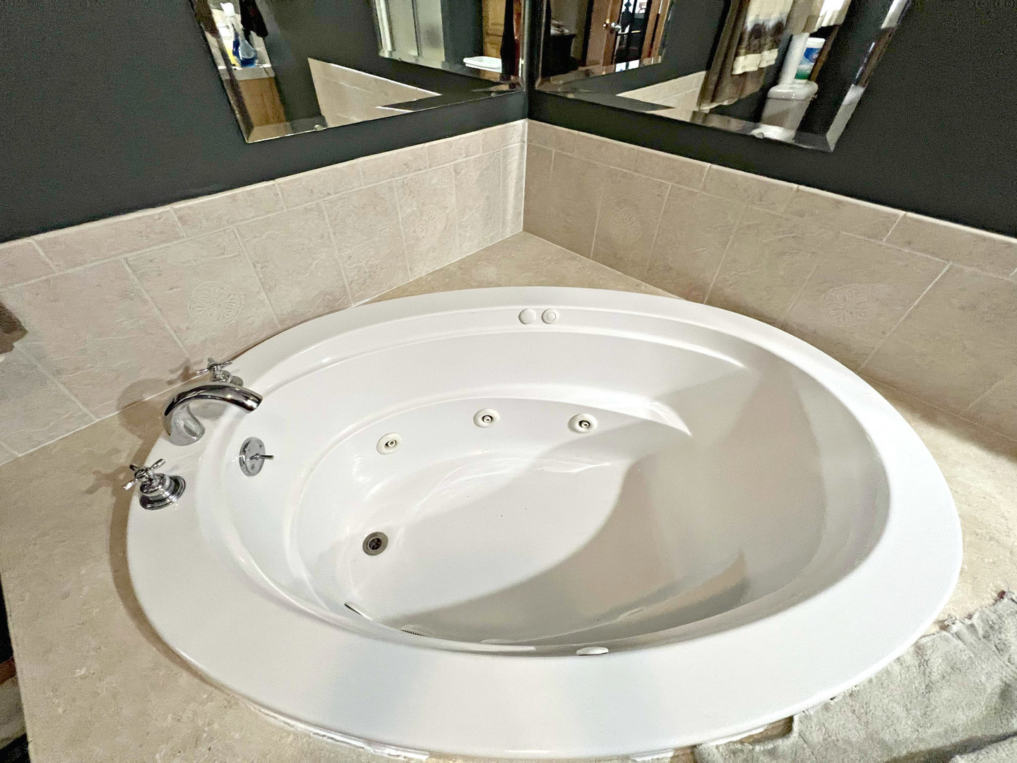 14508 Nichols Road Hebron, IL 60034 - Photo 15 of 38 a white bath tub sitting in a bathroom