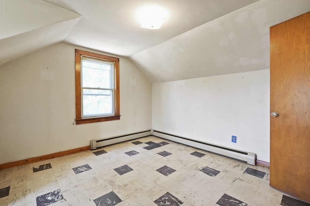 41 Clara Barton Road Oxford, MA 01537 - Photo 17 of 24 Gallery Image 17