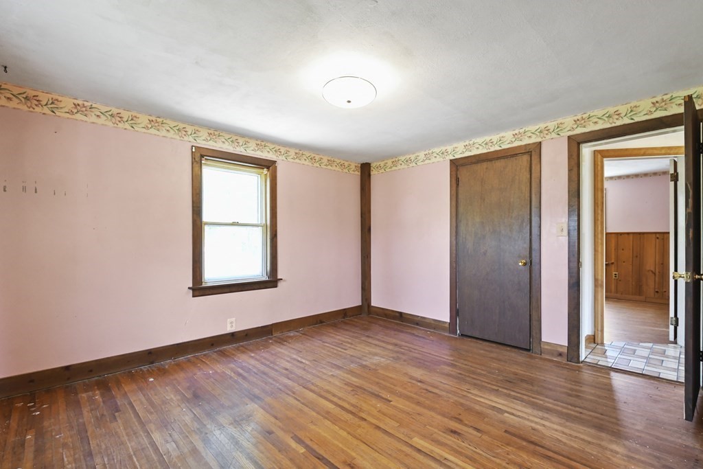 41 Clara Barton Road Oxford, MA 01537 - Photo 9 of 24 Gallery Image 9