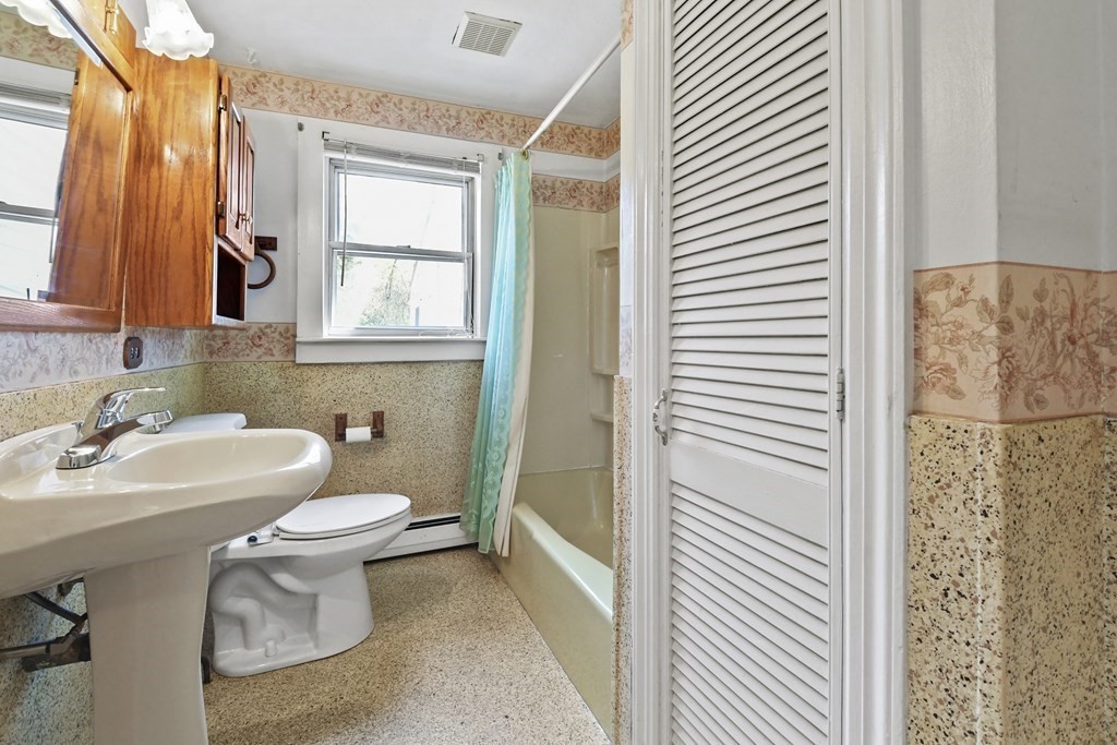 41 Clara Barton Road Oxford, MA 01537 - Photo 10 of 24 Gallery Image 10