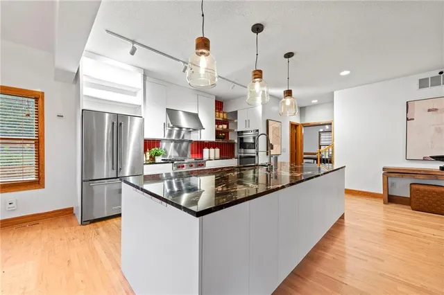 $820,000 | 4213 Northeast Kennesaw Ridge, Lee's Summit, MO 64064