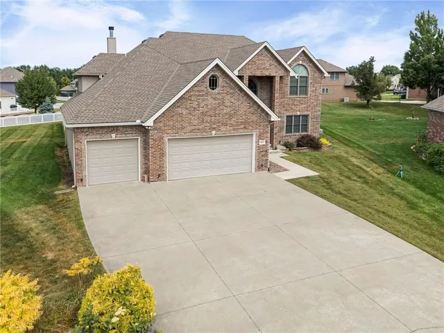 $820,000 | 4213 Northeast Kennesaw Ridge, Lee's Summit, MO 64064