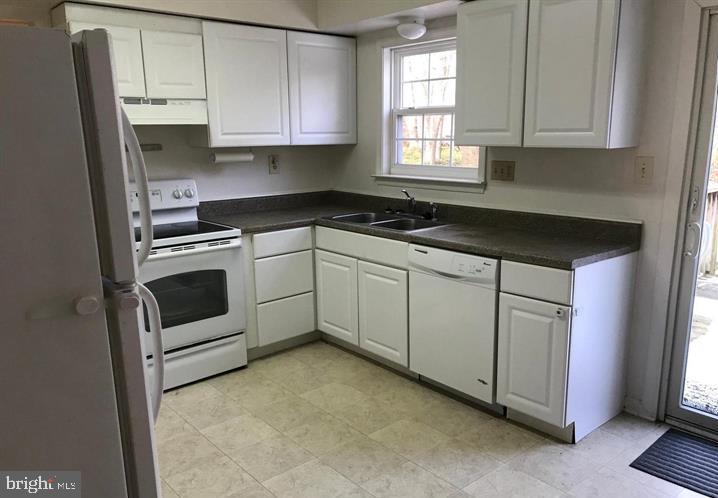 2140 Countryside Drive Silver Spring, MD 20905 - Photo 2 of 15