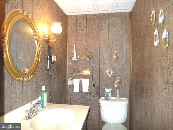 4957 Middleburg Road Taneytown, MD 21787 - Photo 5 of 14 Half Bath 1