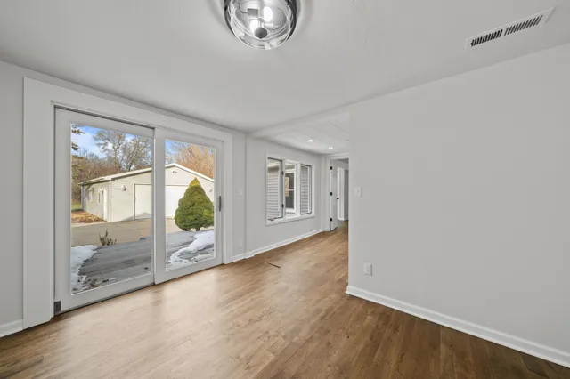 $649,900 | 132 Fontana Avenue, Fontana, WI 53125