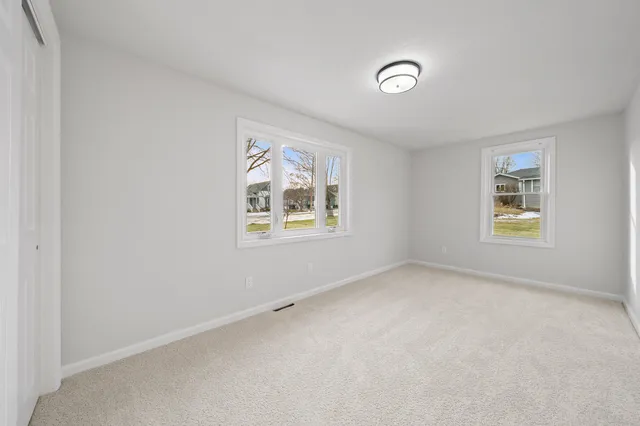 $649,900 | 132 Fontana Avenue, Fontana, WI 53125