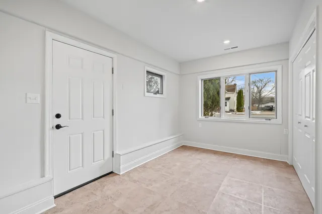 $649,900 | 132 Fontana Avenue, Fontana, WI 53125