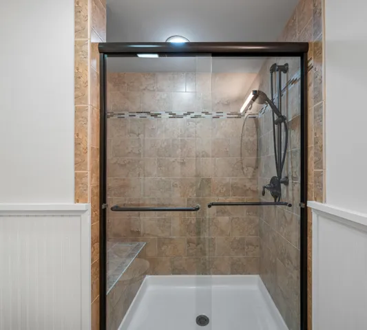 $649,900 | 132 Fontana Avenue, Fontana, WI 53125