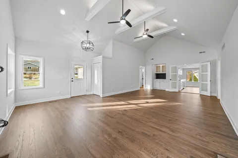 $649,900 | 132 Fontana Avenue, Fontana, WI 53125