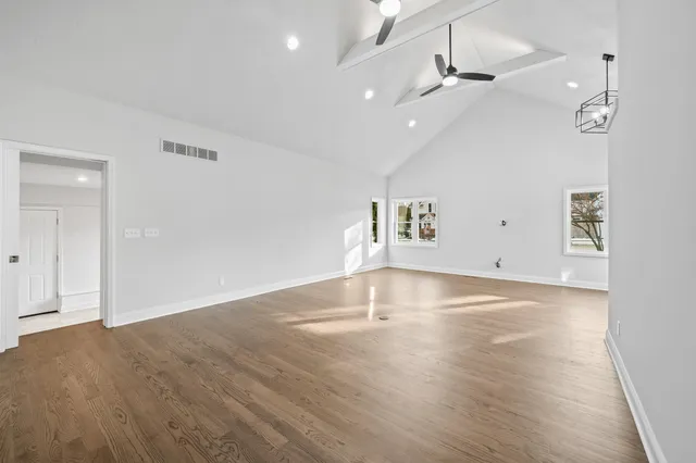 $649,900 | 132 Fontana Avenue, Fontana, WI 53125