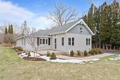 $649,900 | 132 Fontana Avenue, Fontana, WI 53125