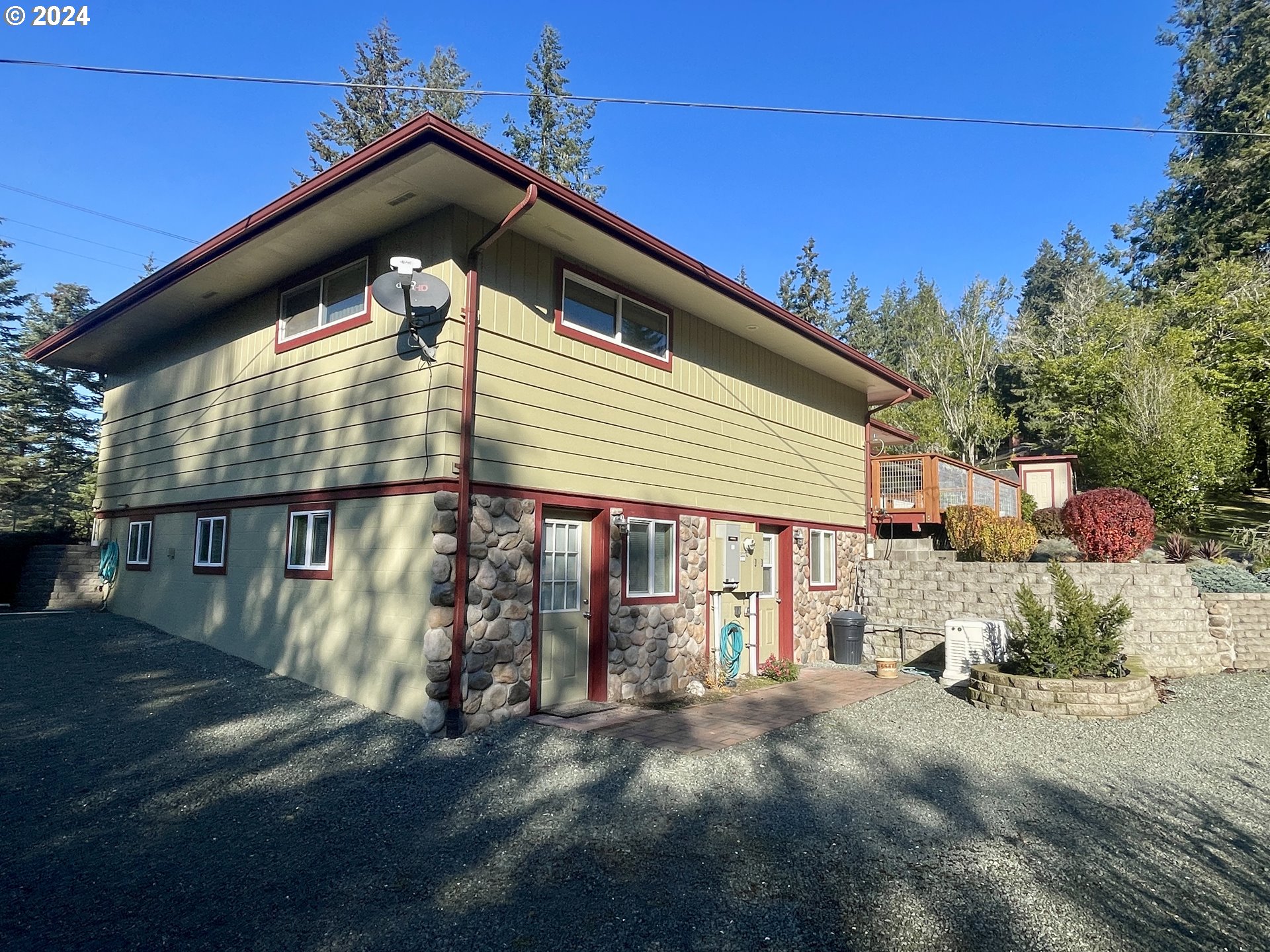 54866 Robinson Road Coquille, OR 97423 - Photo 3 of 48 Gallery Image 3