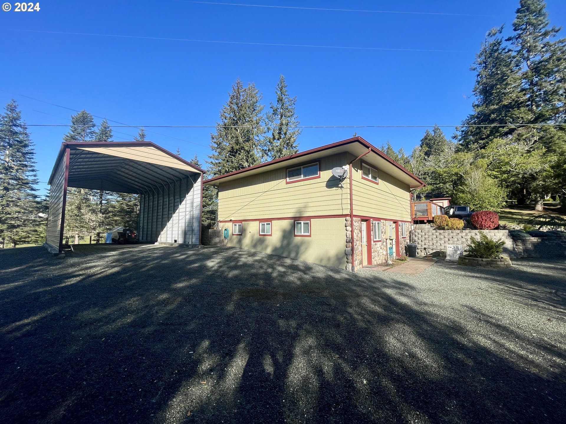 54866 Robinson Road Coquille, OR 97423 - Photo 4 of 48 Gallery Image 4