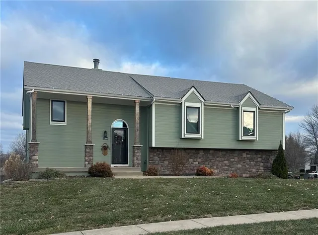 $355,000 | 1108 Northeast Franklin Drive, Lee's Summit, MO 64064