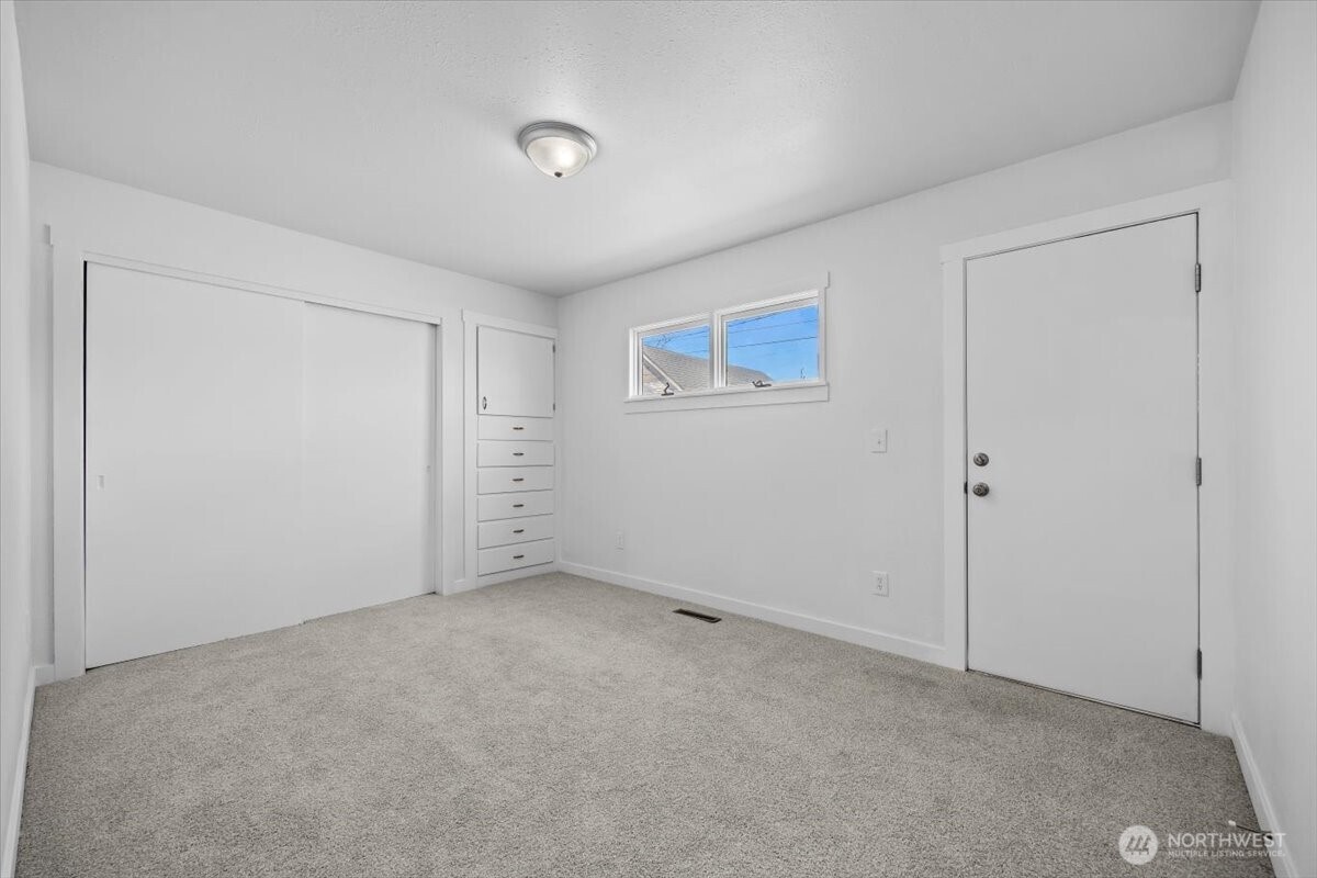 106 West Birch Avenue Ritzville, WA 99169 - Photo 12 of 15 a view of an empty room