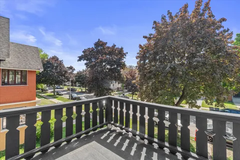 $525,000 | 2960 North Maryland Avenue, Unit 2962, Milwaukee, WI 53211