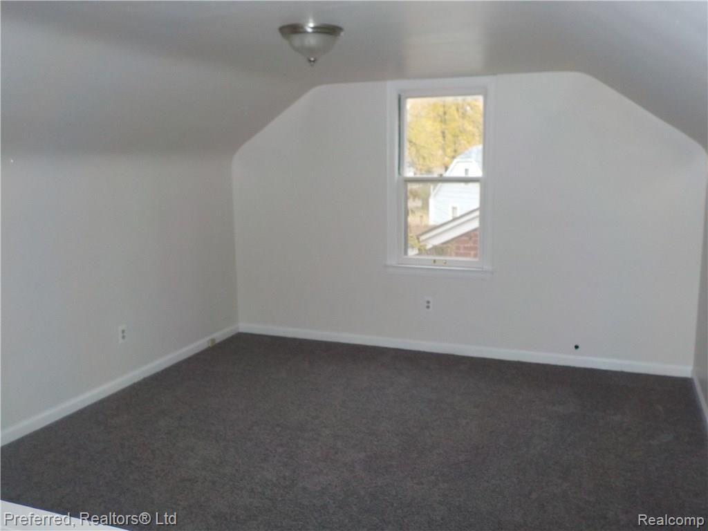 15361 Sumner Redford, MI 48239 - Photo 11 of 12