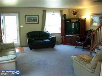 27 Woodbine Road Havertown, PA 19083 - Photo 3 of 12 Living Room