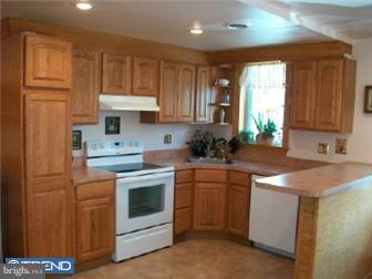 27 Woodbine Road Havertown, PA 19083 - Photo 6 of 12 Kitchen