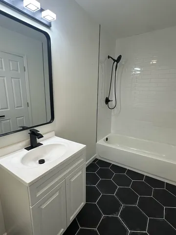 $750,000 | 25 East 34th Street, Bayonne, NJ 07002