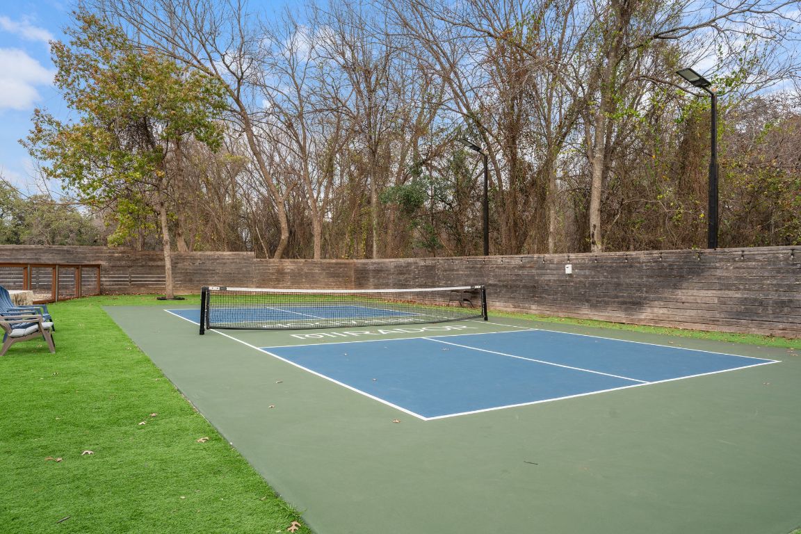 2505 Thornton Road, Unit 3103 Austin, TX 78704 - Photo 21 of 29 a view of a tennis court