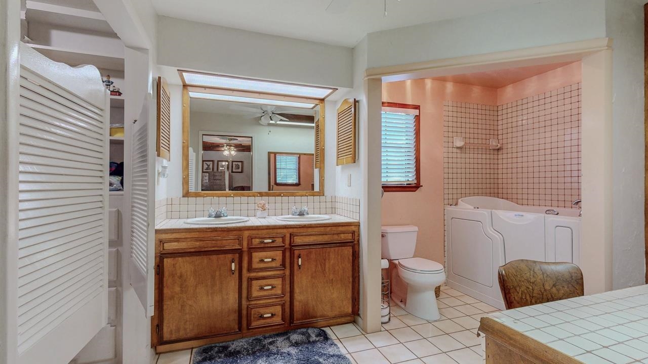 15725 Sour Lake Road Beaumont, TX 77713 - Photo 17 of 43