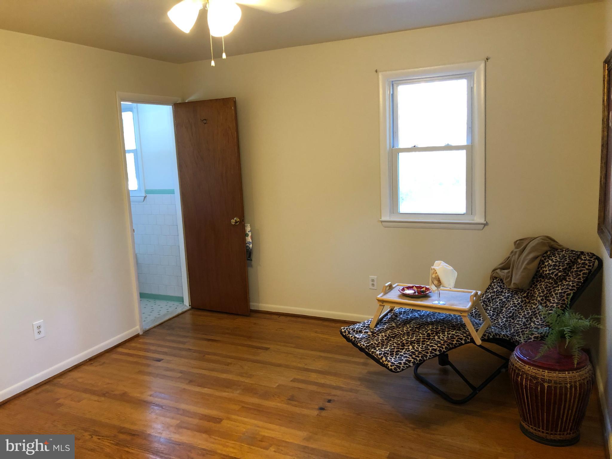 1628 Colony Road Pasadena, MD 21122 - Photo 10 of 29 Good size Master with 1/2 Bath!